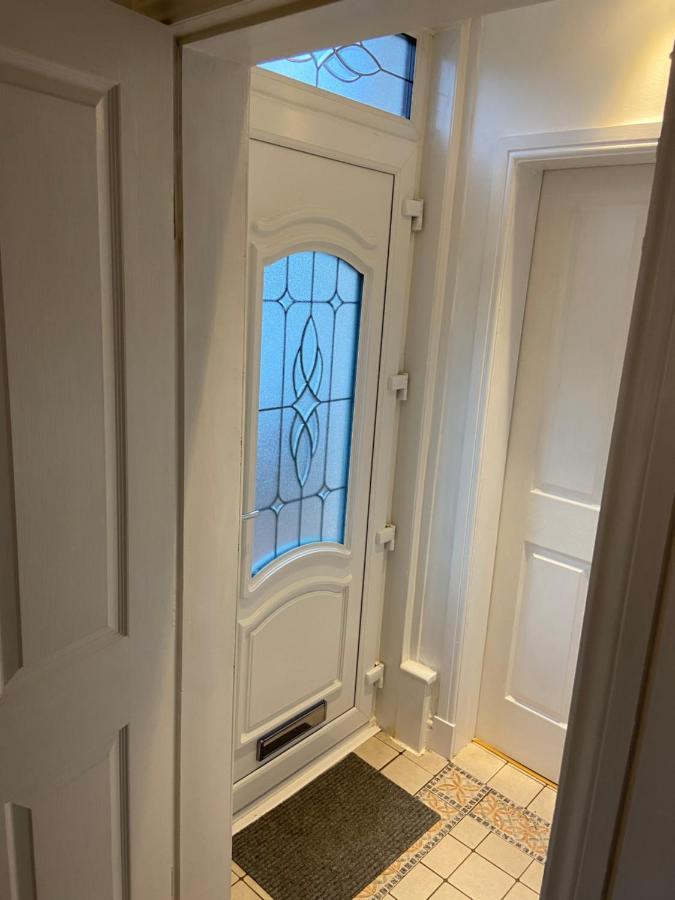 Cheerful One Bedroom Cottage With Parking Space. Glasgow Ngoại thất bức ảnh